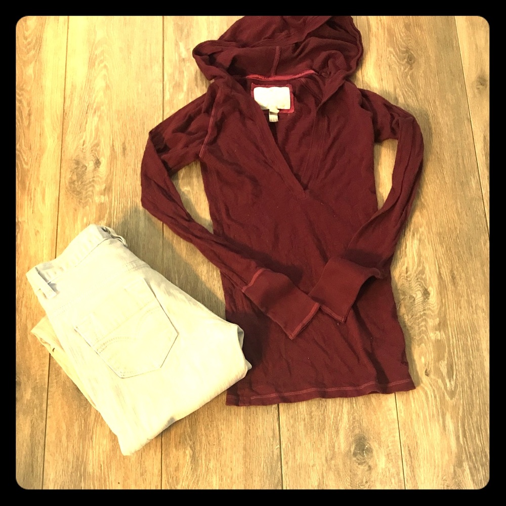 American Eagle thin maroon hoodie